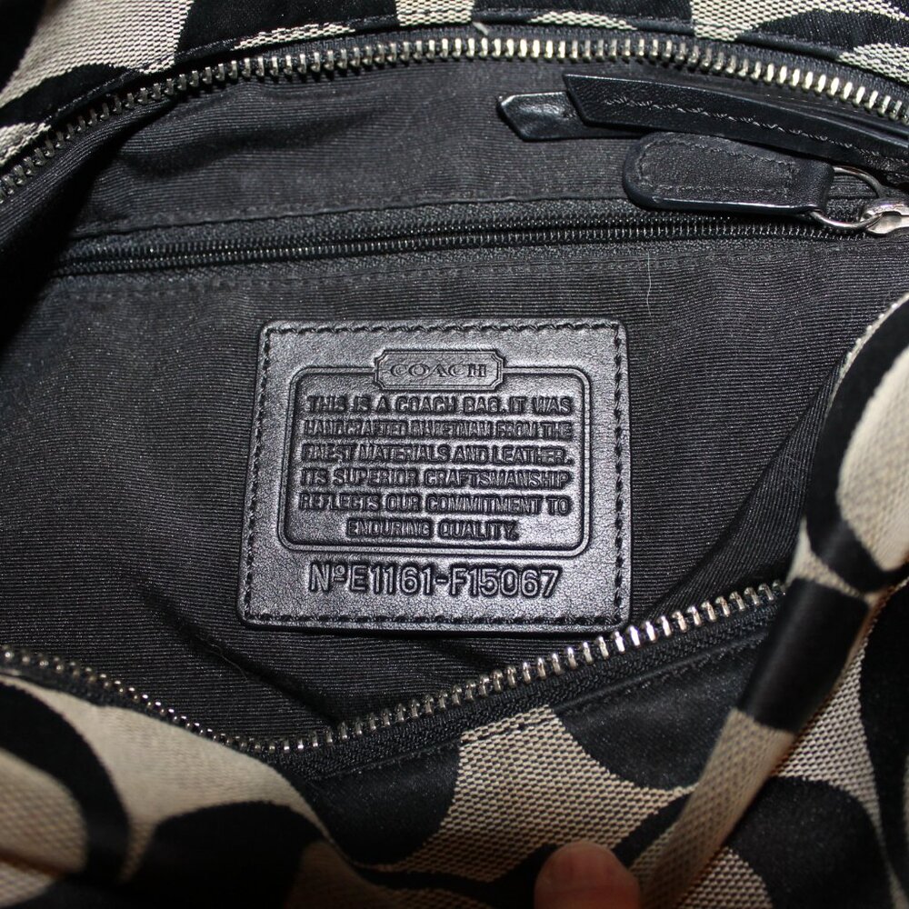 COACH Signature Shoulder Bag, Handbag Purse, Adjustable Strap, Hobo Style F15067 - Picture 10 of 11